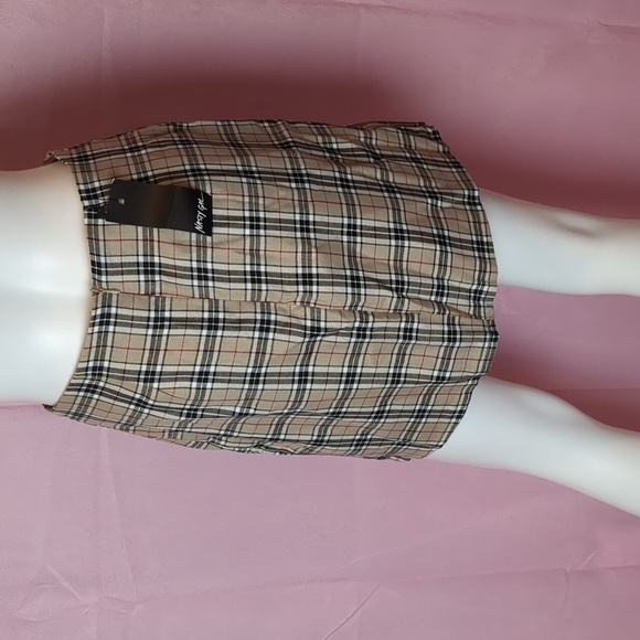 Nasty Gal Check In Sometime Plaid Mini Skirt in Beige size 6 - Picture 2 of 5
